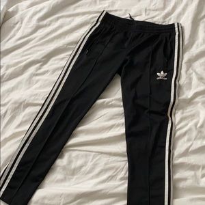🤍🖤 Adidas track pants <size small> 🤍🖤